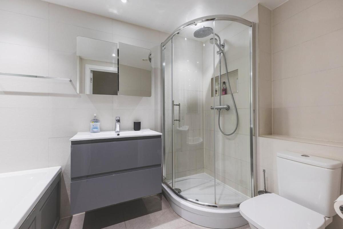 2Bed Stratford Apt With Easy Access To Central London, O2, Excel, Parking Nearby Eksteriør bilde